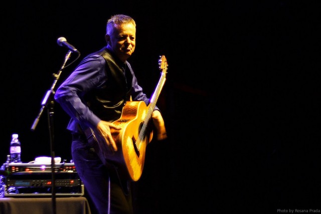 Tommy Emmanuel, come descriverlo?